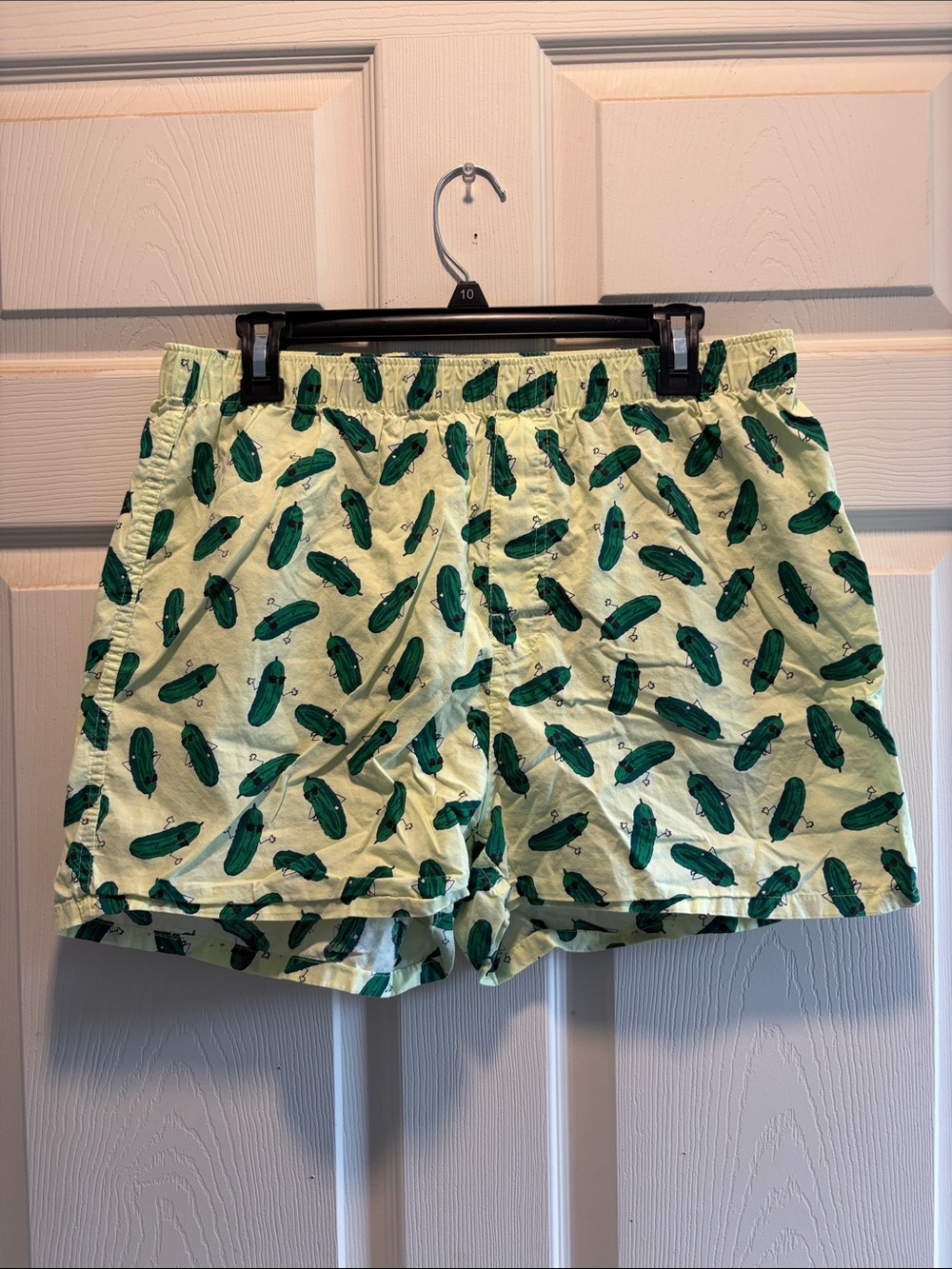 Old Navy Light Green Pickle-Print Women's Shorts